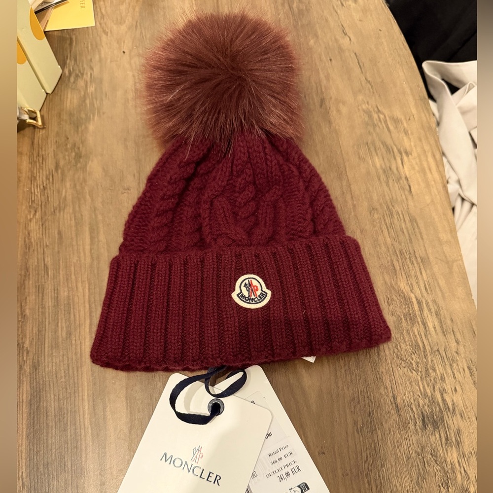 BNWT Moncler Beretto Tricot Beanie!